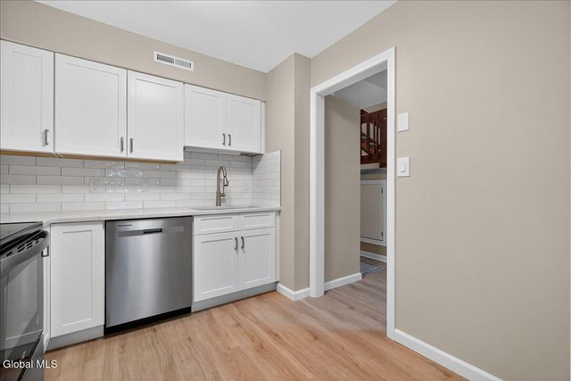 4043 Chaucer Place, Guilderland, NY 12159