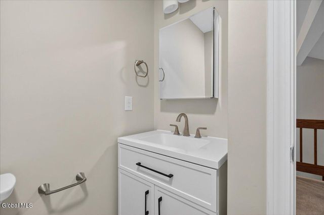 4043 Chaucer Place, Guilderland, NY 12159