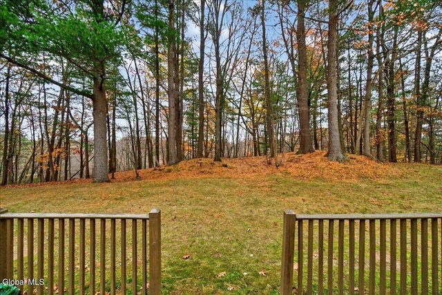 4043 Chaucer Place, Guilderland, NY 12159