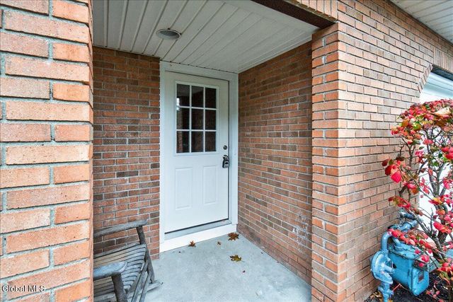 4043 Chaucer Place, Guilderland, NY 12159