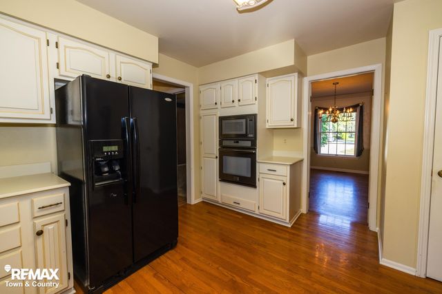 6445 Hickory Hollow Court, Flint, MI 48532