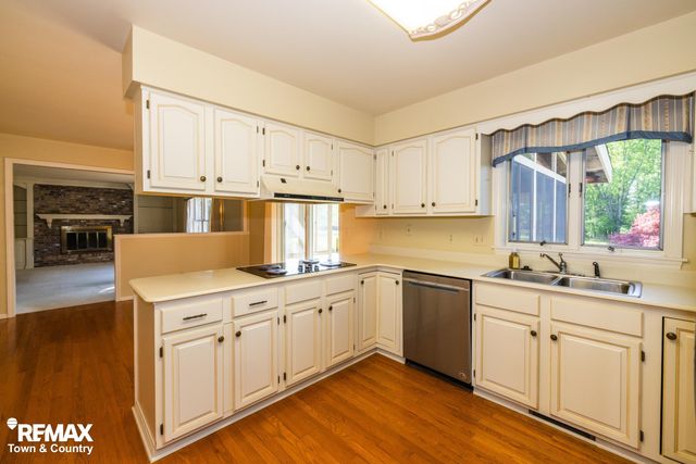 6445 Hickory Hollow Court, Flint, MI 48532