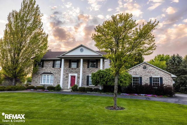 6445 Hickory Hollow Court, Flint, MI 48532