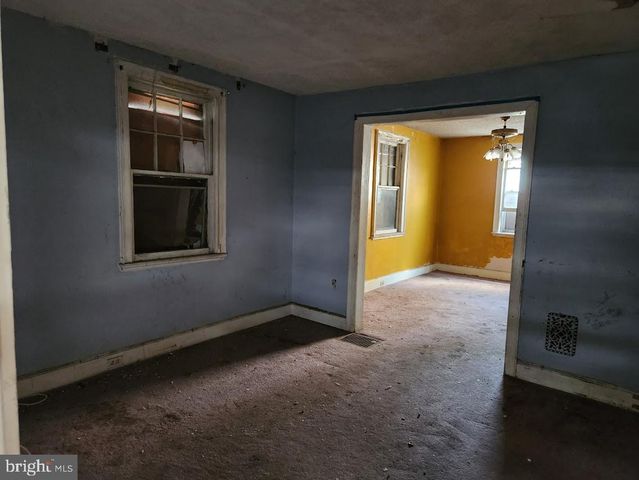 2894 TUCKAHOE RD, Camden, NJ 08104
