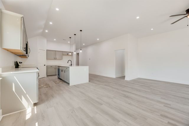 6031 Plum Dale Road, Dallas, TX 75241