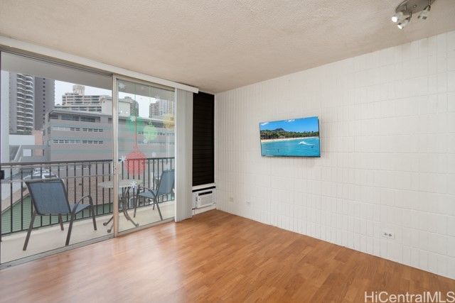 1911 Kalakaua Avenue 506, Honolulu, HI 96815