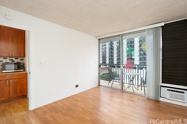 1911 Kalakaua Avenue 506, Honolulu, HI 96815