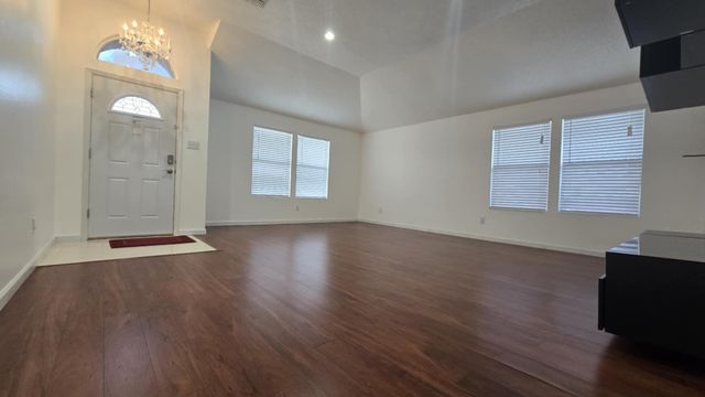 808 Wilmor Court, Arlington, TX 76018