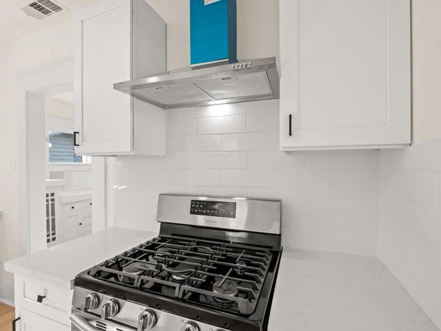 954 N Safford Avenue, Fresno, CA 93728