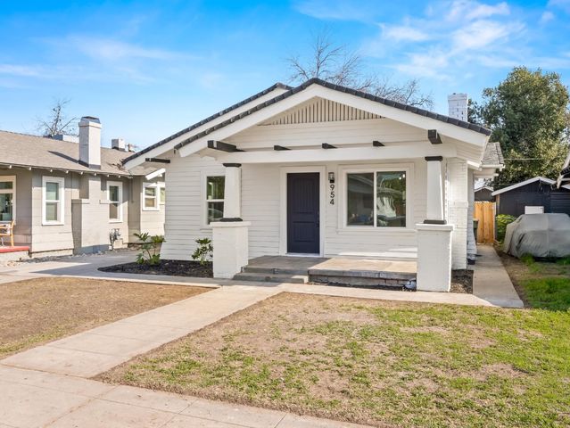 954 N Safford Avenue, Fresno, CA 93728