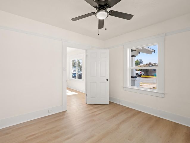 954 N Safford Avenue, Fresno, CA 93728