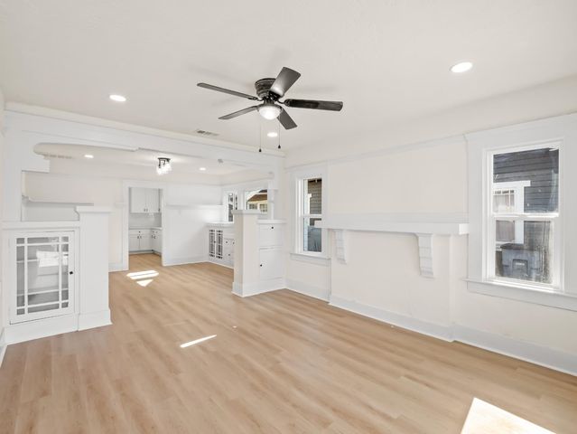 954 N Safford Avenue, Fresno, CA 93728