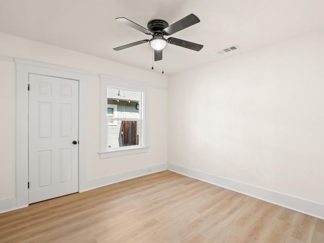 954 N Safford Avenue, Fresno, CA 93728