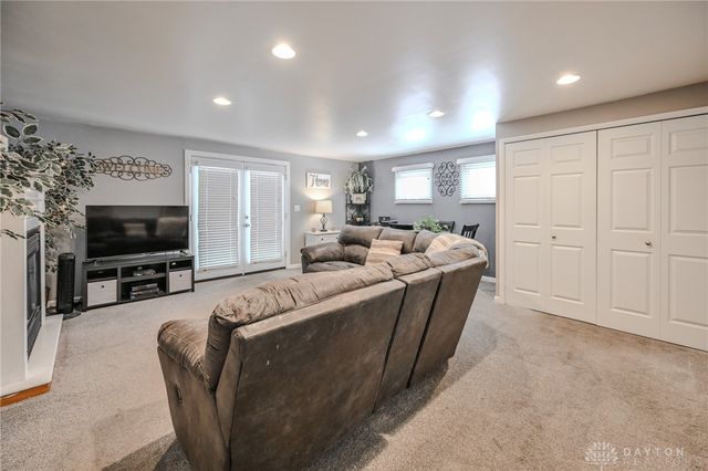 1768 Walnut Terrace, Springfield, OH 45504
