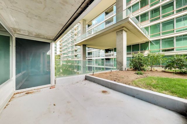 9655 Woods Drive 403, Skokie, IL 60077