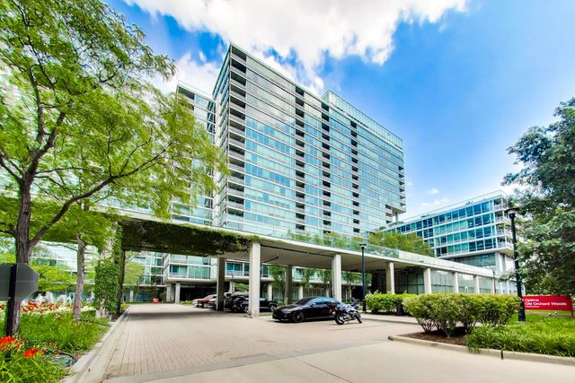 9655 Woods Drive 403, Skokie, IL 60077