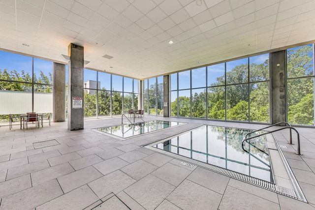 9655 Woods Drive 403, Skokie, IL 60077