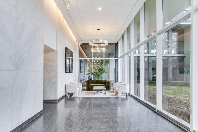 9655 Woods Drive 403, Skokie, IL 60077