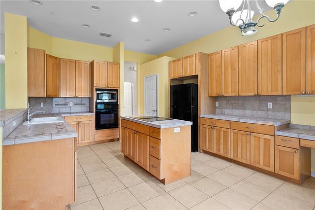 132 Cedar Ridge Dr., Rockport, TX 78382