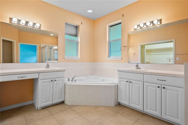 132 Cedar Ridge Dr., Rockport, TX 78382