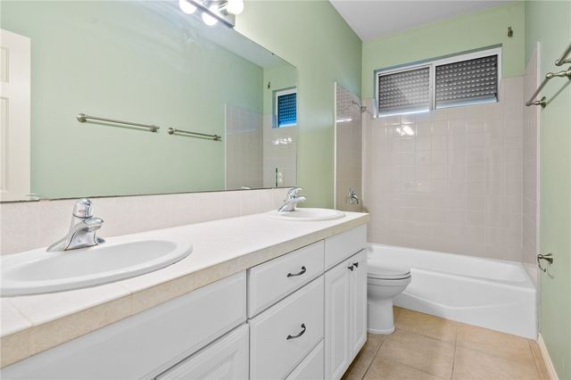 132 Cedar Ridge Dr., Rockport, TX 78382