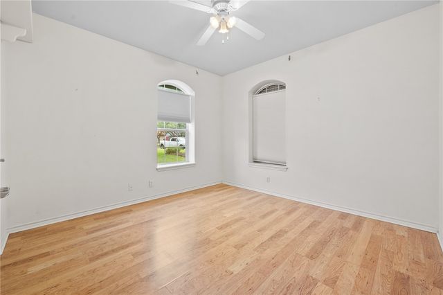 132 Cedar Ridge Dr., Rockport, TX 78382