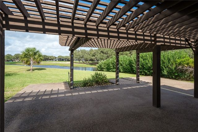 132 Cedar Ridge Dr., Rockport, TX 78382