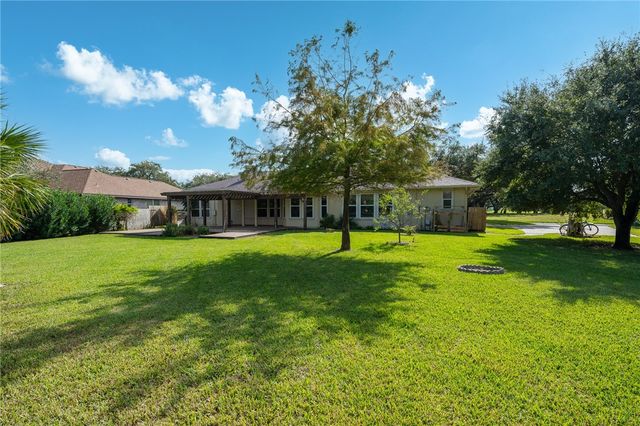 132 Cedar Ridge Dr., Rockport, TX 78382