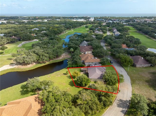 132 Cedar Ridge Dr., Rockport, TX 78382
