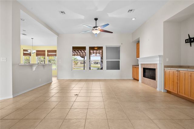 132 Cedar Ridge Dr., Rockport, TX 78382