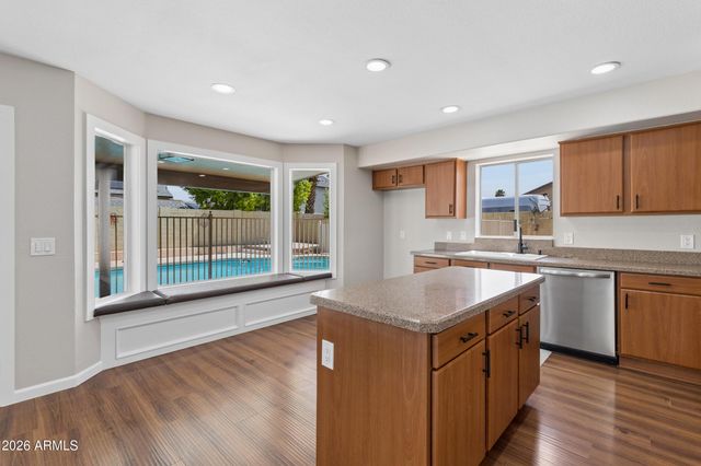 7726 W CINNABAR Avenue, Peoria, AZ 85345