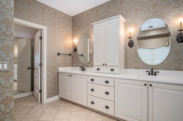 51 Peartree Lane Ne, Grand Rapids Twp, MI 49546