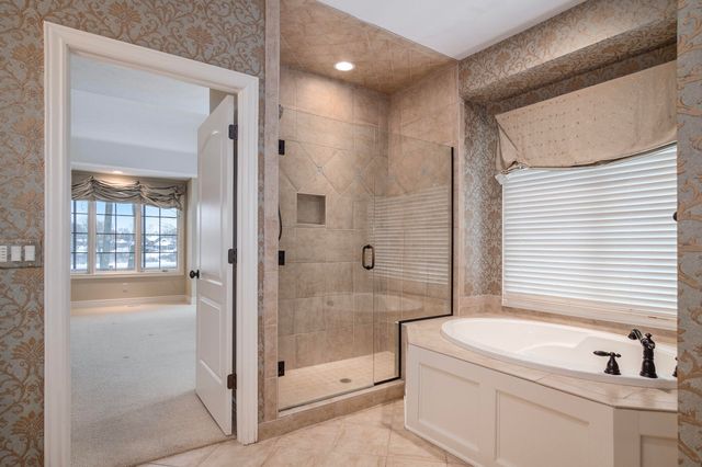 51 Peartree Lane Ne, Grand Rapids Twp, MI 49546