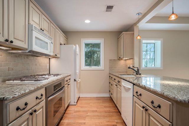 51 Peartree Lane Ne, Grand Rapids Twp, MI 49546