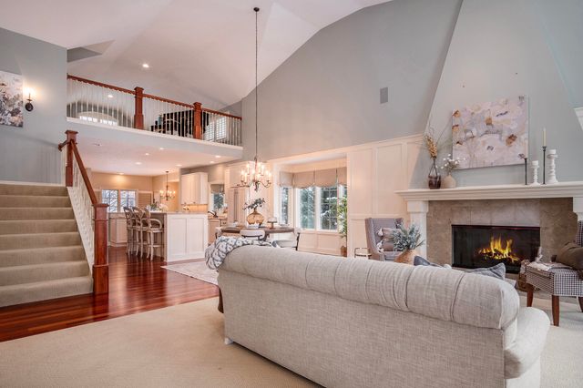 51 Peartree Lane Ne, Grand Rapids Twp, MI 49546