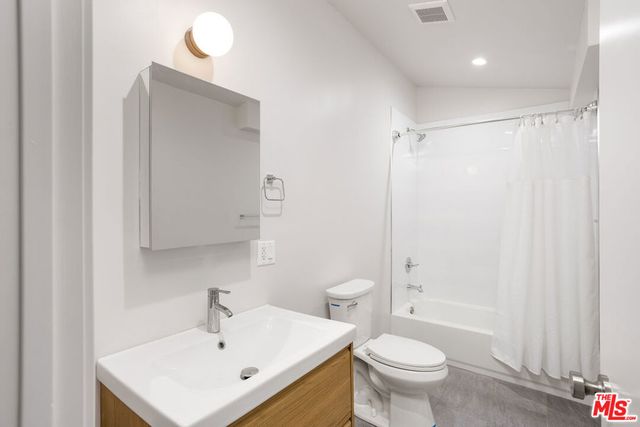 126 Franklin Court, Glendale, CA 91205