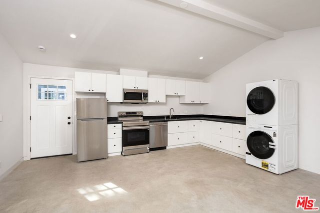 126 Franklin Court, Glendale, CA 91205