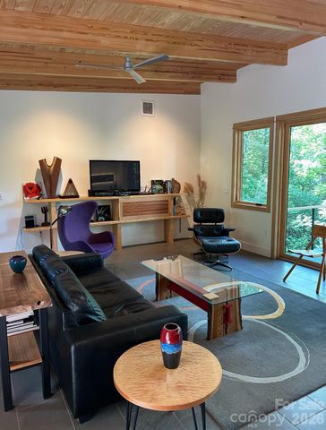 448 Mt. Mitchell Drive, Burnsville, NC 28714