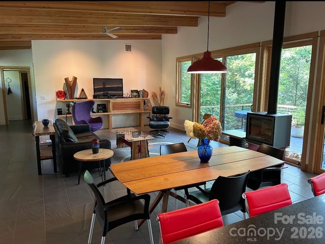 448 Mt. Mitchell Drive, Burnsville, NC 28714