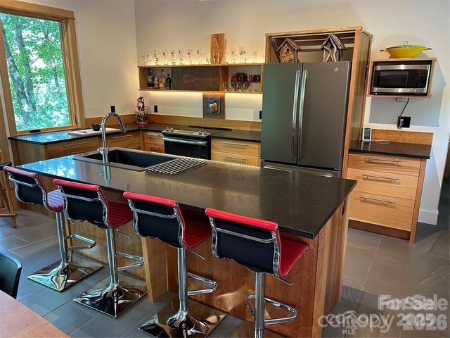 448 Mt. Mitchell Drive, Burnsville, NC 28714