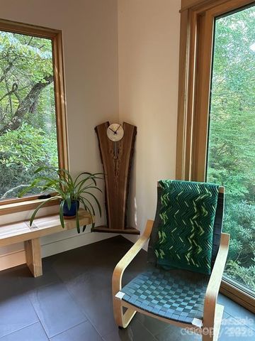 448 Mt. Mitchell Drive, Burnsville, NC 28714