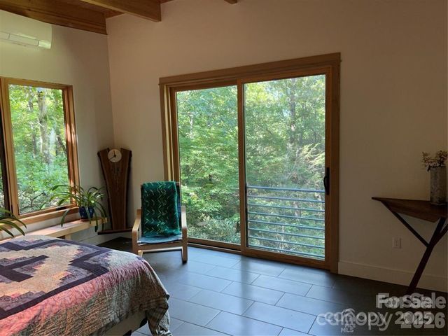 448 Mt. Mitchell Drive, Burnsville, NC 28714