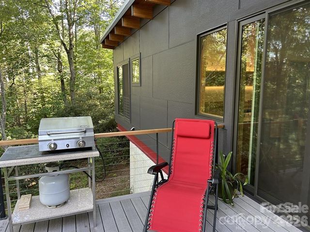 448 Mt. Mitchell Drive, Burnsville, NC 28714