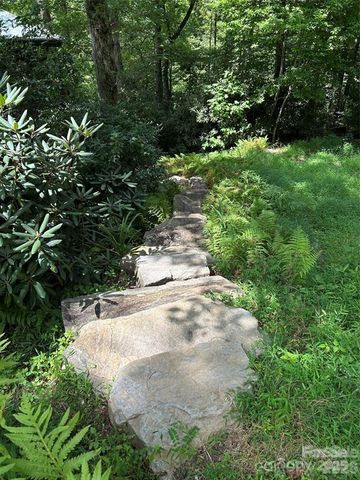 448 Mt. Mitchell Drive, Burnsville, NC 28714