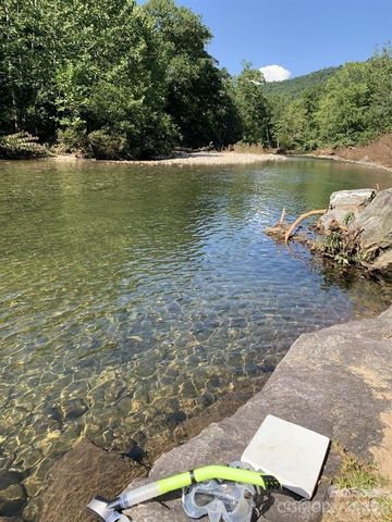 448 Mt. Mitchell Drive, Burnsville, NC 28714