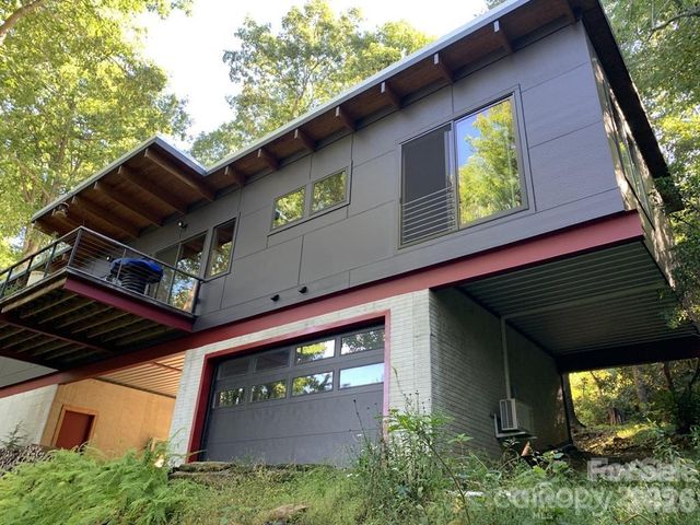 448 Mt. Mitchell Drive, Burnsville, NC 28714