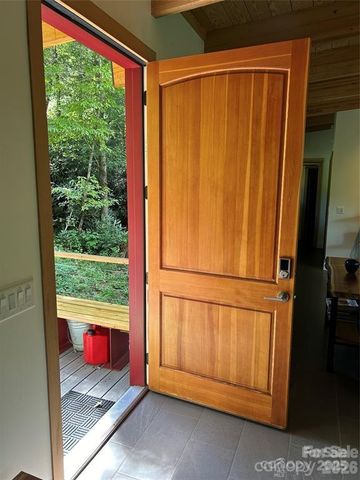 448 Mt. Mitchell Drive, Burnsville, NC 28714