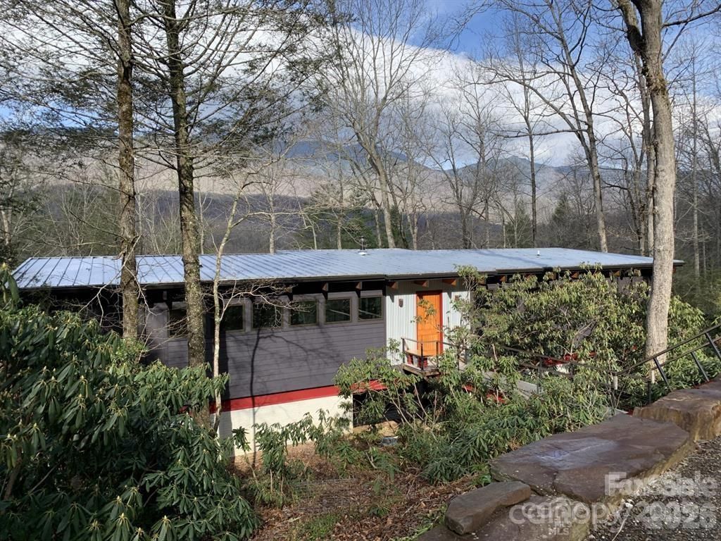 448 Mt. Mitchell Drive, Burnsville, NC 28714