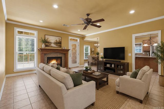 121 Lily Drive, Maumelle, AR 72113