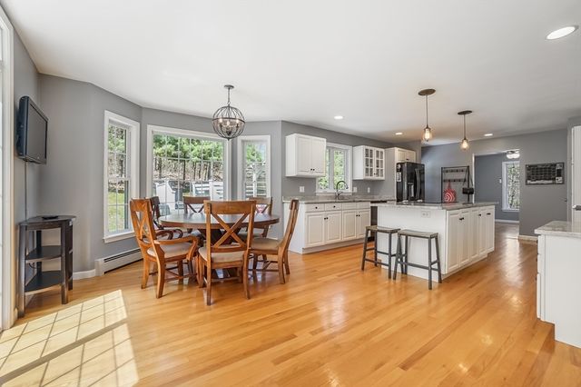 102 North St, Holden, MA 01522